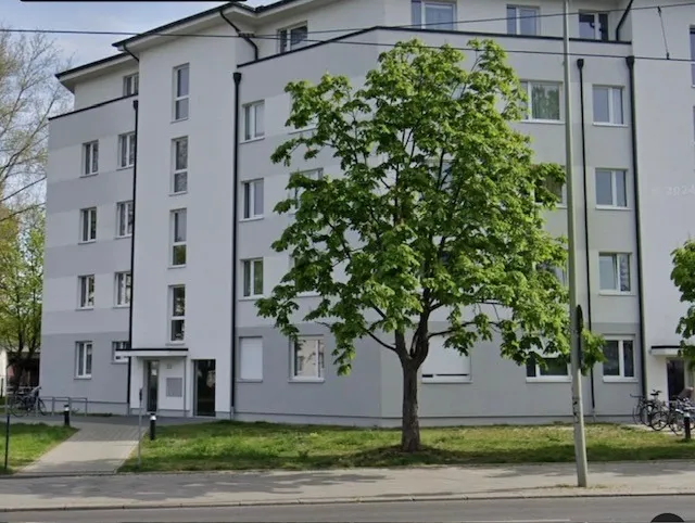 gut geschnittene drei Zimmer Wohnung — photo 1